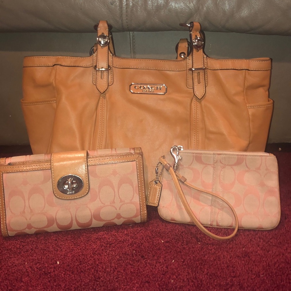 Orange coach purse w matching wallet and wristlet